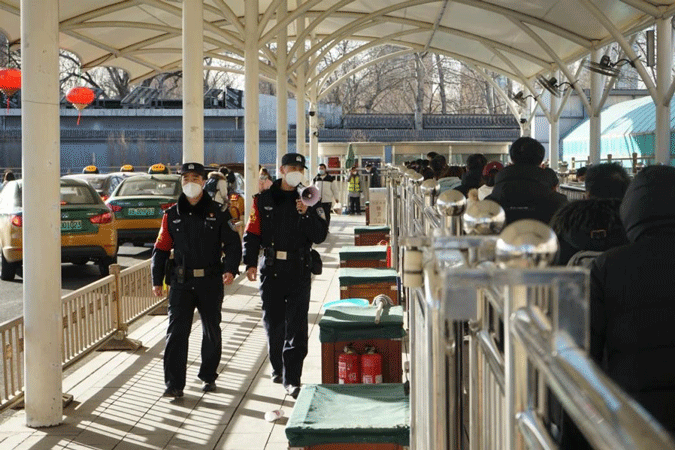 春运40天 北京铁警全力保障旅客出行安全(图1) 一.gif