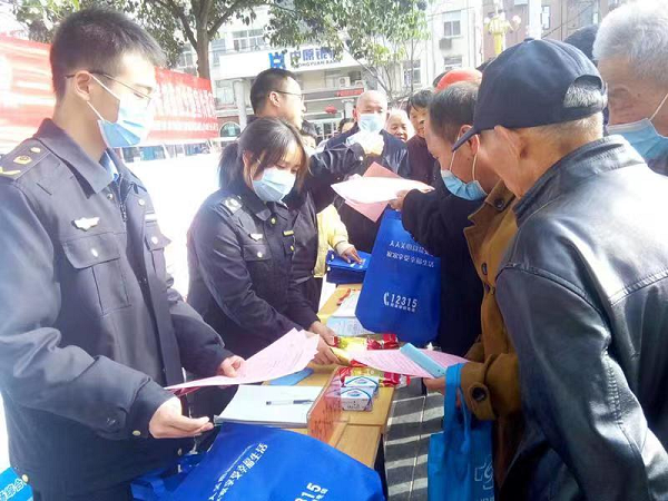 河南省鹤壁市市场监管局 山城分局开展3·15消费者权益保护集中宣传活动(图3) 图片20.png