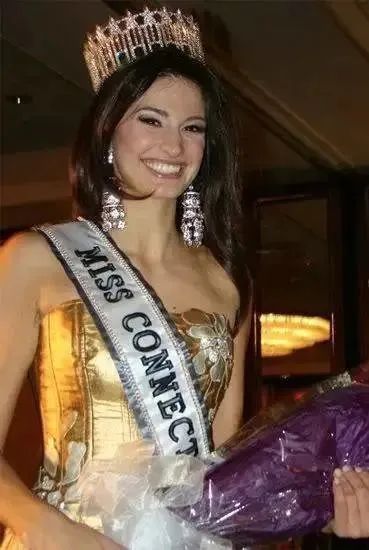 年入2000万!顶级医生老婆长期卖淫:客户高端,不搞一夜情...(图4) 4.jpg