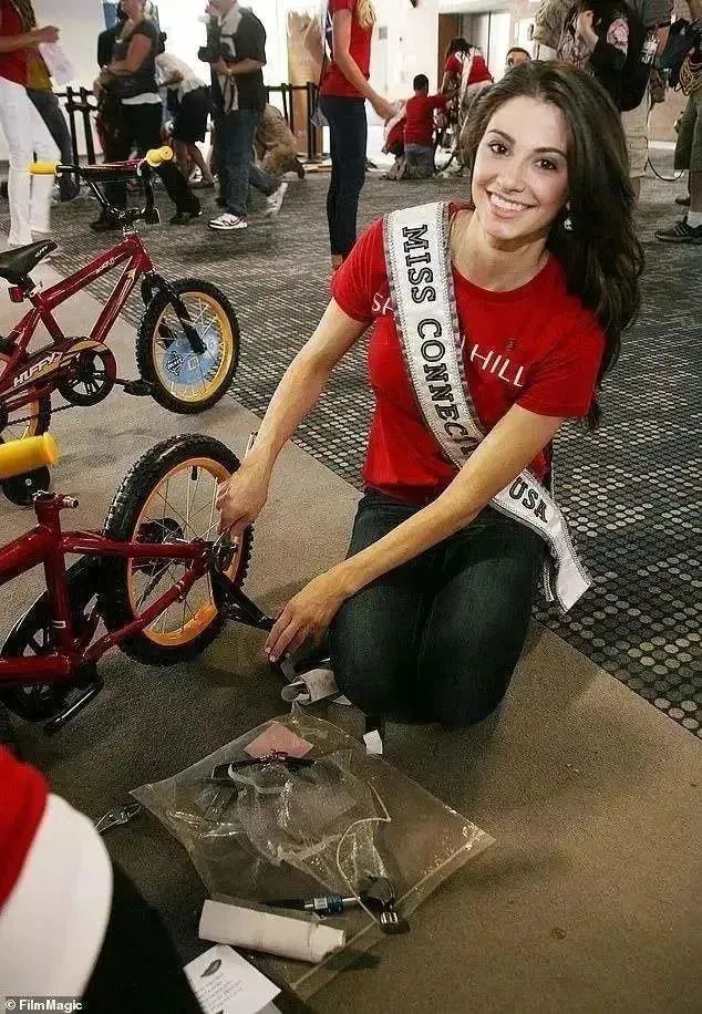 年入2000万!顶级医生老婆长期卖淫:客户高端,不搞一夜情...(图7) 7.jpg