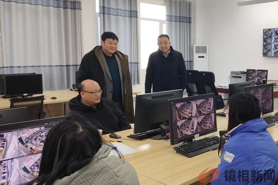 油田教育中心张廷哲书记莅临四全视导高三适应性考试并对学校消防安全工作检查指导(图2) 图片2.png