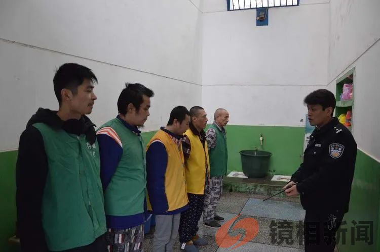 那年,我被羁押在看守所,有一天半夜时,被睡在旁边的死刑犯打伤,脸上缝了六针!(图2) 微信图片_20240224232124.jpg