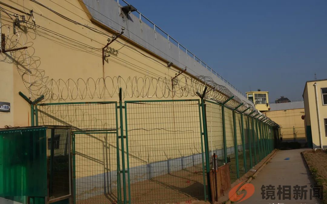 那年,我被羁押在看守所,有一天半夜时,被睡在旁边的死刑犯打伤,脸上缝了六针!(图5) 微信图片_20240224232151.jpg