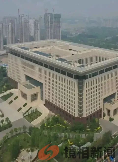 县政府大楼比两个人民大会堂还要大,该点赞,还是该点评?(图1) 640 (12).jpg