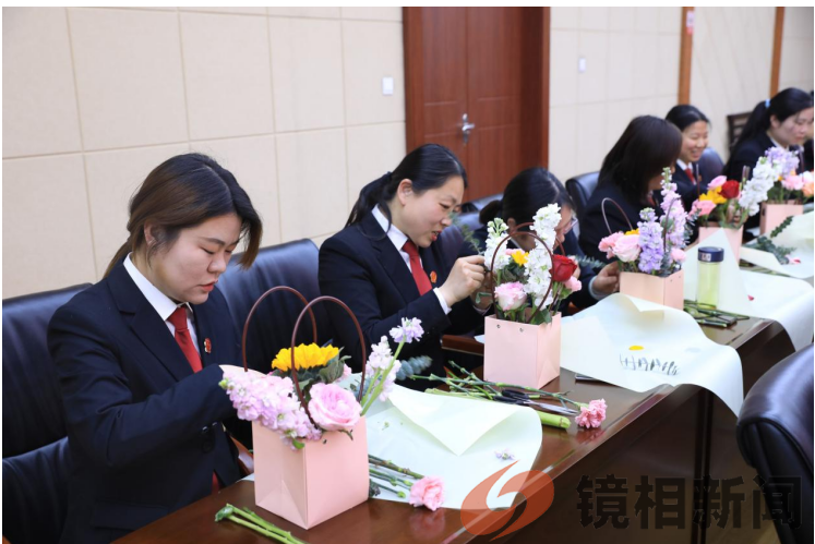 花韵绽芳华 巾帼向未来丨邓州法院举行“三八”国际妇女节系列活动(图4) 微信图片_20240308135949.png