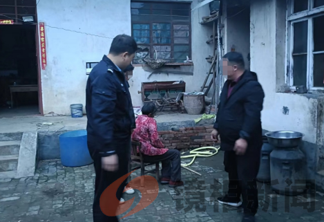 耄耋老太困“囧途”,守护“回家路”... 『纾困解难』┃八旬老太体不支 民警救助送归家(图4) 6336f43027e2ce483bc7639c8c4d25c.png