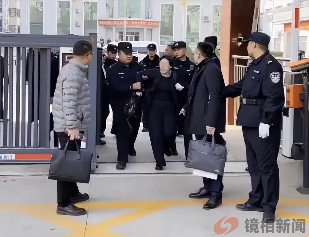 被哄赶架出的律师们,应好好感谢海口中院的“温柔”!(图7) 微信图片_20240624104122.jpg