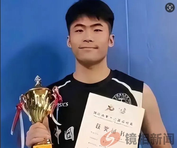 武汉研究生隆星宇扭伤腿,因掏不起1000元治疗费,生命终结在24岁(图7) 微信图片_20240701172234.png