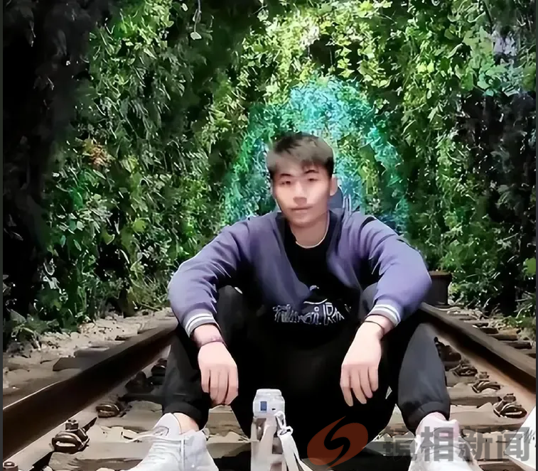 武汉研究生隆星宇扭伤腿,因掏不起1000元治疗费,生命终结在24岁(图9) 微信图片_20240701172248.png