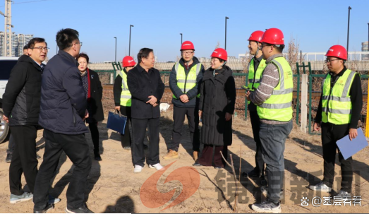 市政府参事二级巡视员南站建设工作专班副指挥长李雪生一行领导到郑州南站勘测现场调研指导工作(图1)