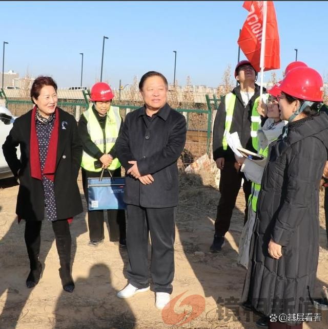 市政府参事二级巡视员南站建设工作专班副指挥长李雪生一行领导到郑州南站勘测现场调研指导工作(图3)