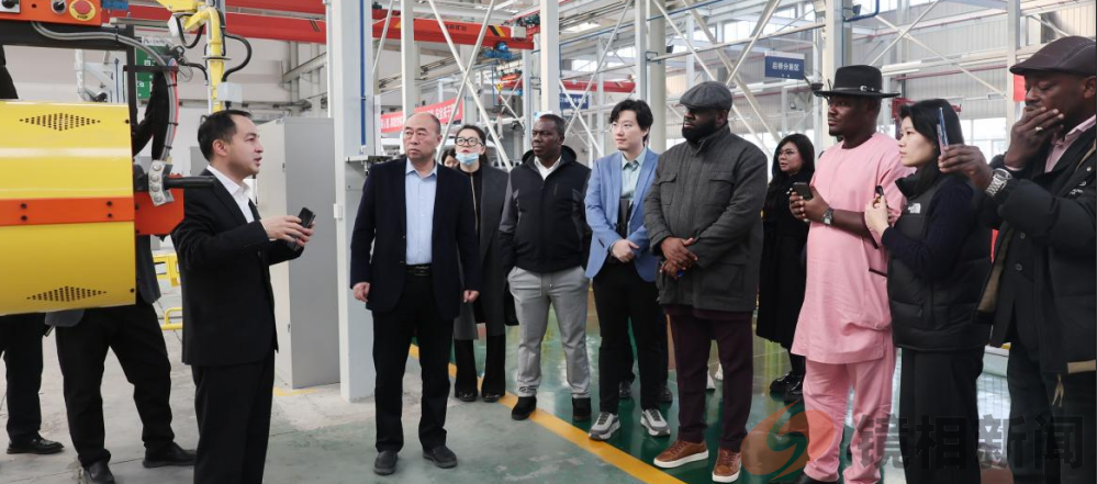 加纳共和国代表团赴郑州考察 寻求物资采购合作(图2) 微信图片_20250304094105.png