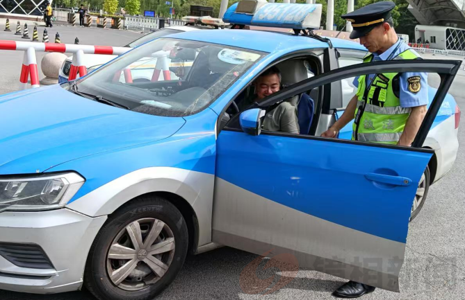 焦作市交通运输综合行政执法支队 多举措 确保“五一”节期间客运市场稳定有序(图1) 微信图片_20250507204830.png