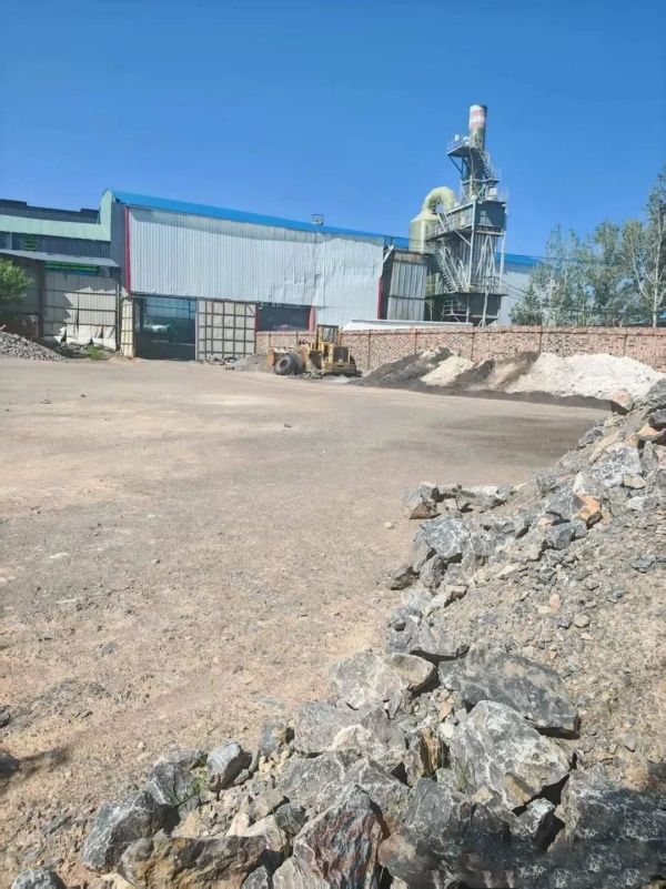 “河南省汝州市松瑞建材有限公司”烧制白灰污染环境(图2) 02.jpg