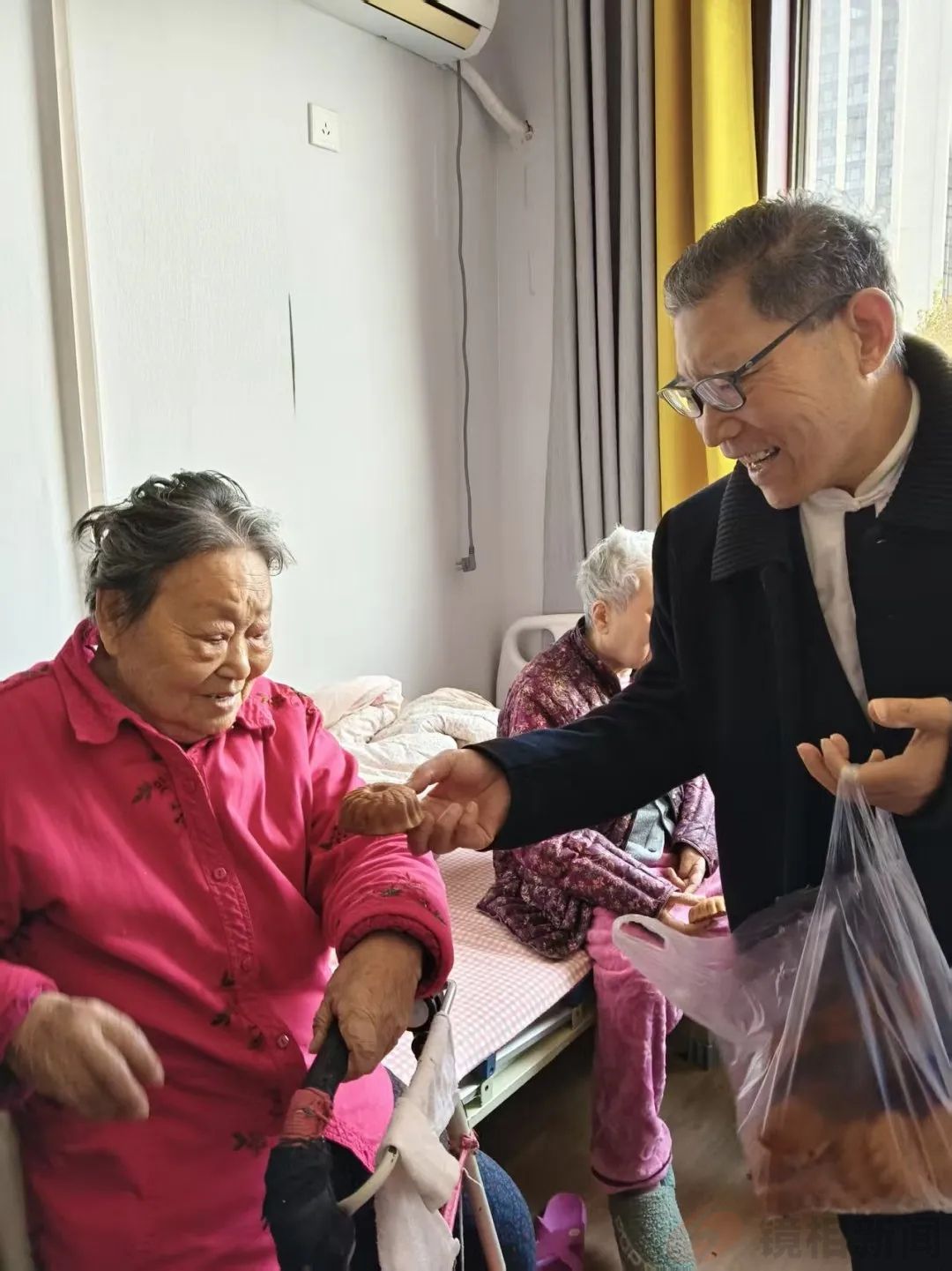 公益有微光,情暖敬老院(图6) 微信图片_20251117073246.jpg